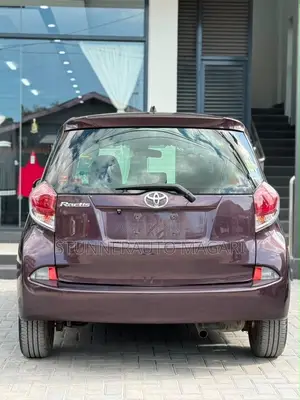 Toyota Ractis 2012 Maroon