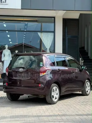 Toyota Ractis 2012 Maroon