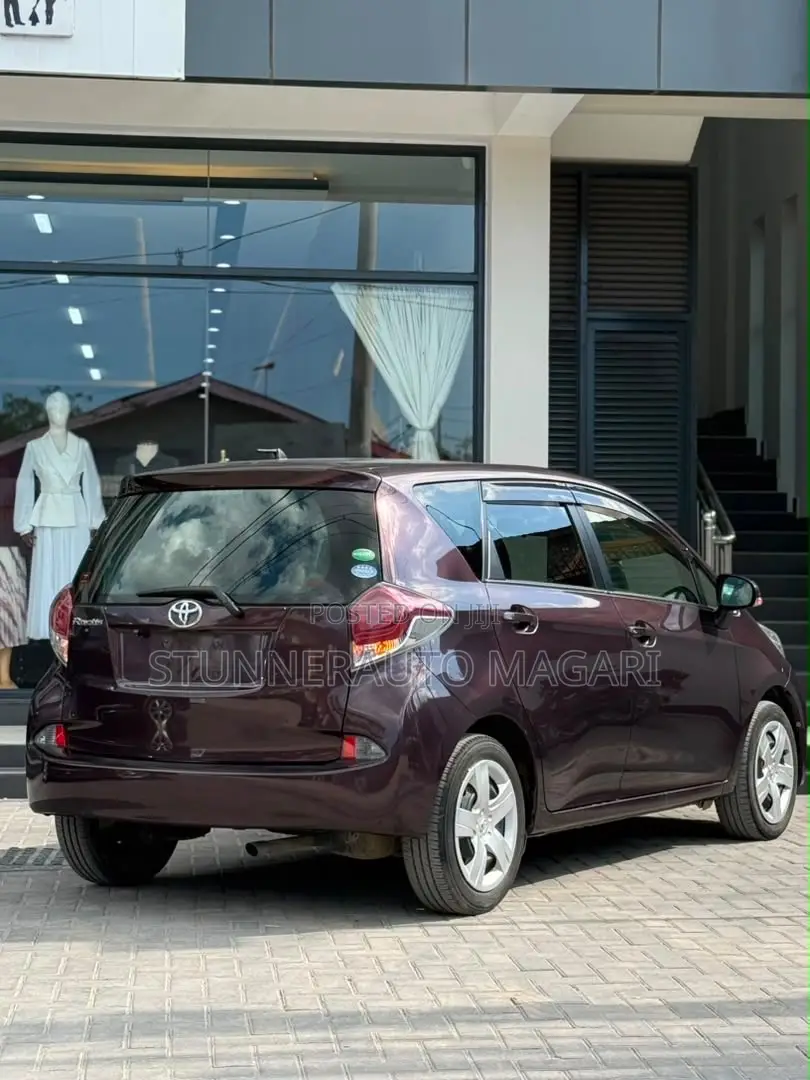 Toyota Ractis 2012 Maroon