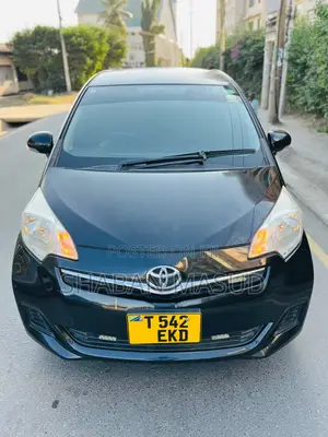 Toyota Ractis 1.5 AWD 2011 Black