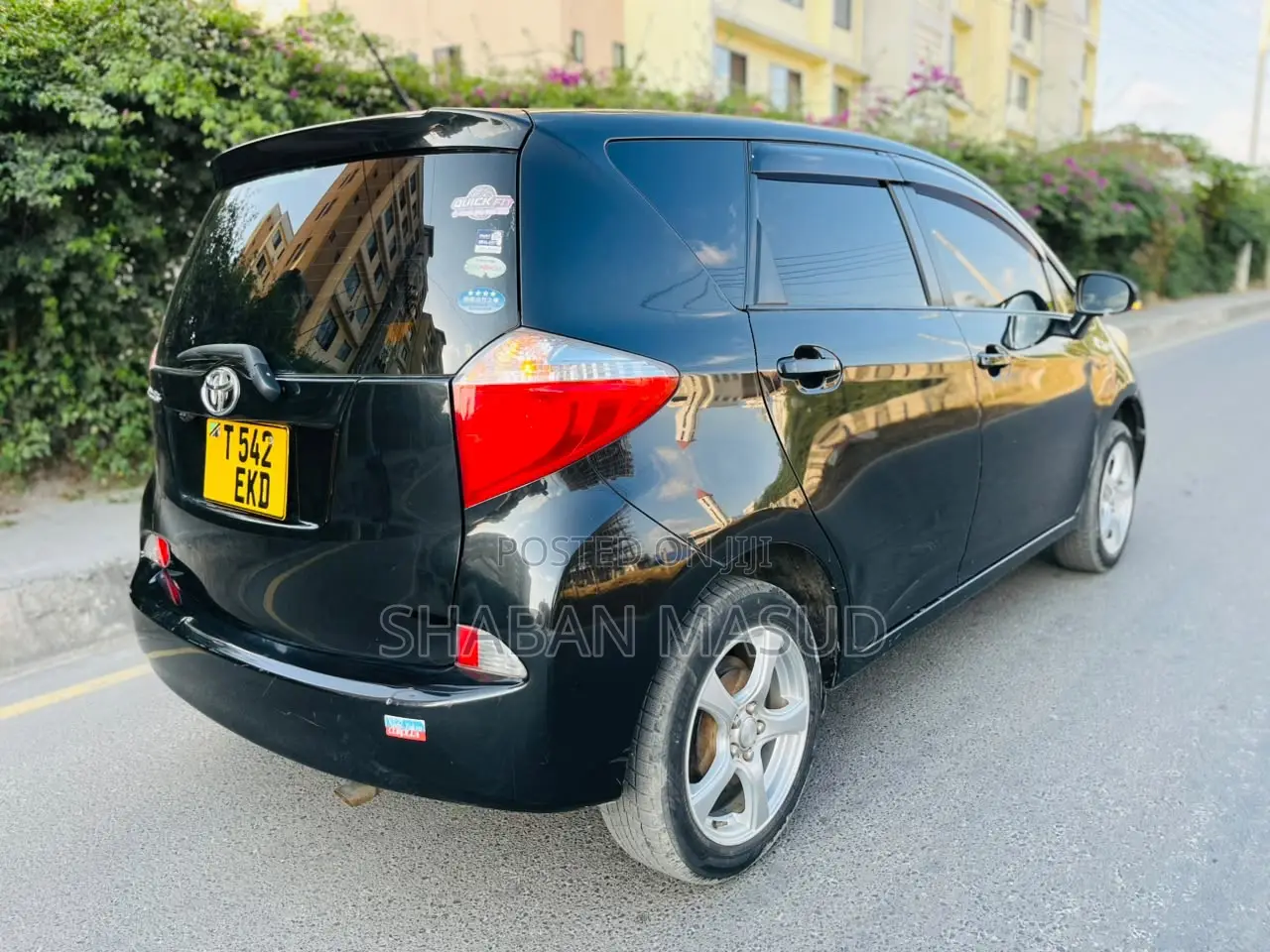 Toyota Ractis 1.5 AWD 2011 Black