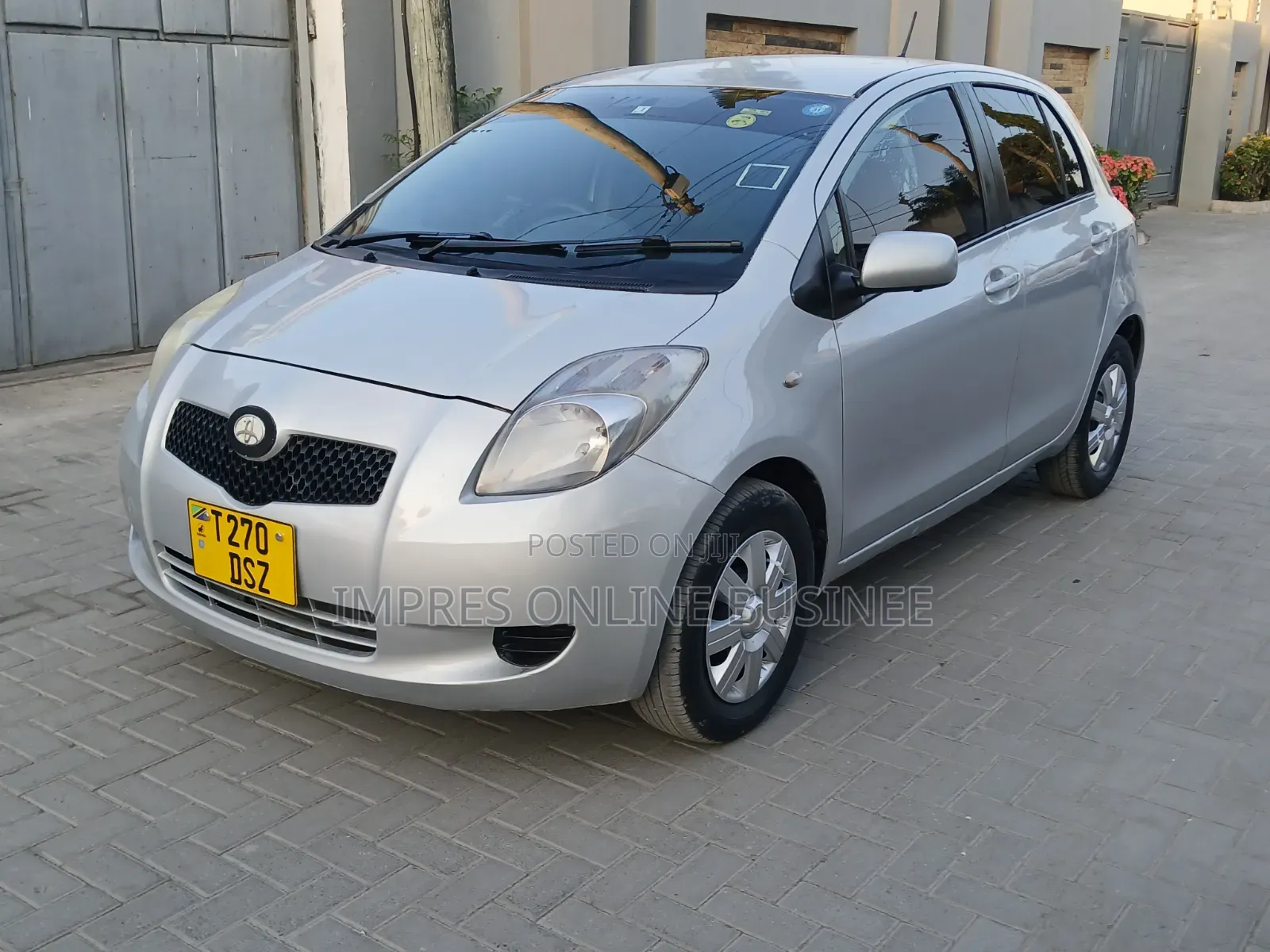 Toyota Vitz 2006 Silver