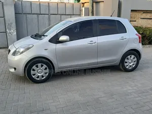 Toyota Vitz 2006 Silver
