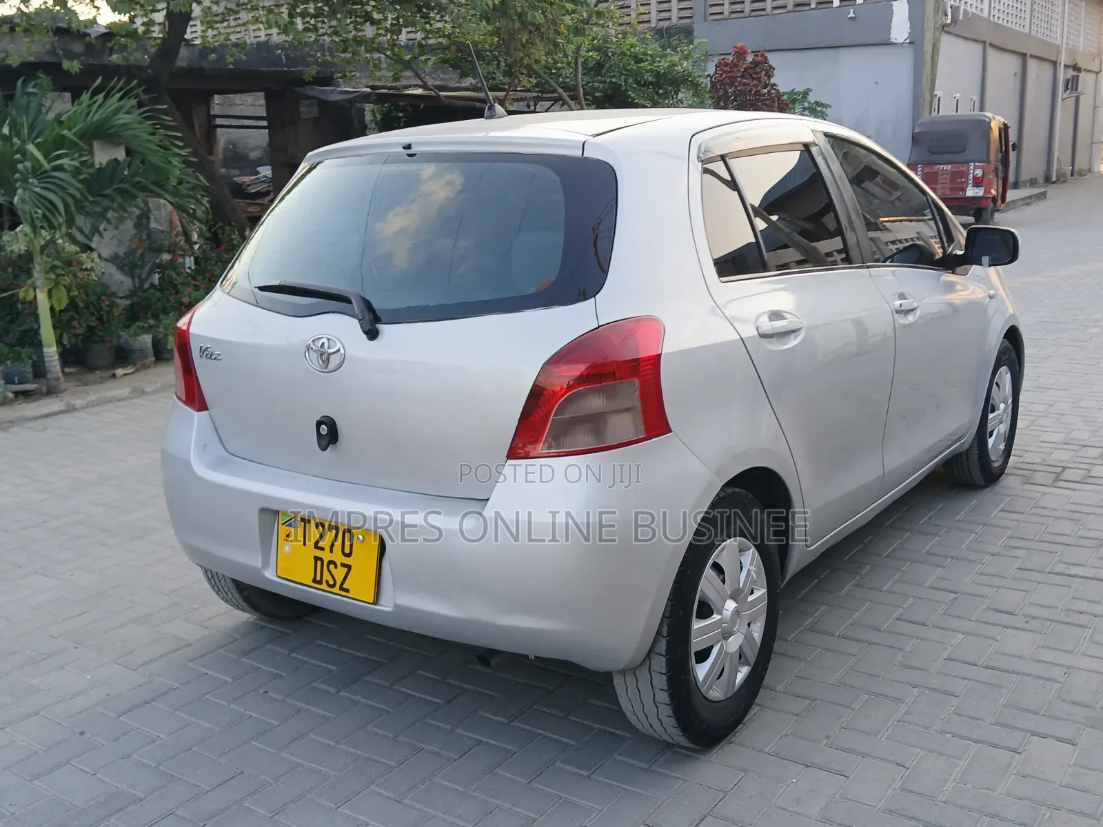 Toyota Vitz 2006 Silver