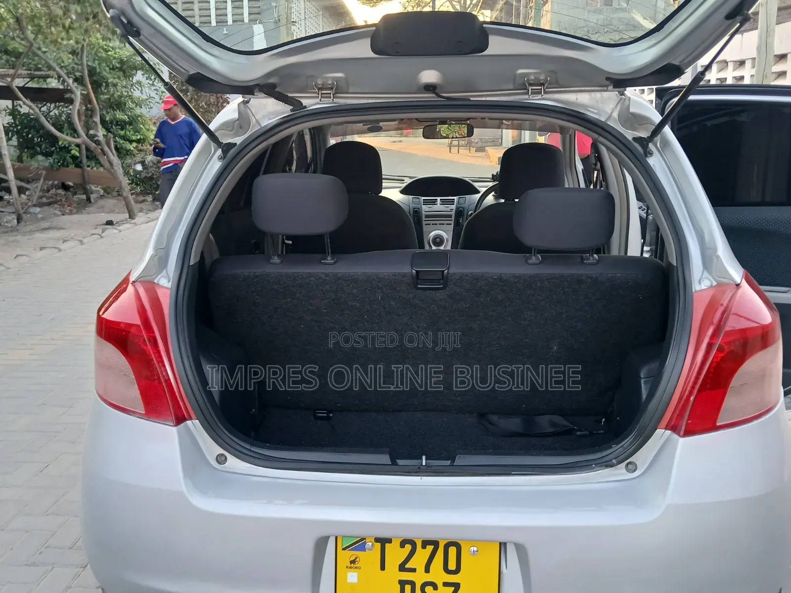 Toyota Vitz 2006 Silver