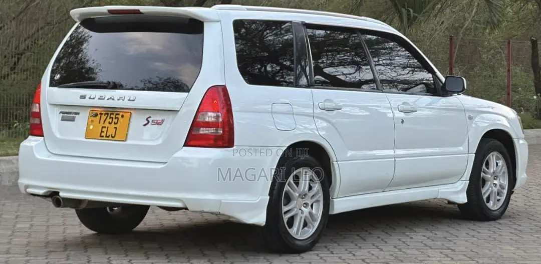 Subaru Forester Automatic 2004 White