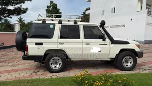 Toyota Land Cruiser 2014 White