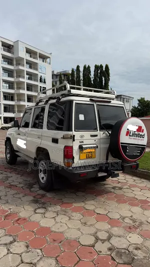 Toyota Land Cruiser 2014 White