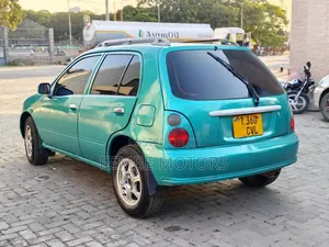 Toyota Starlet 2000 Blue
