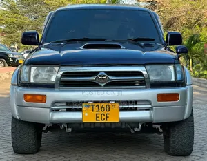 Toyota Hilux Surf 2000 Blue