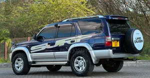 Toyota Hilux Surf 2000 Blue