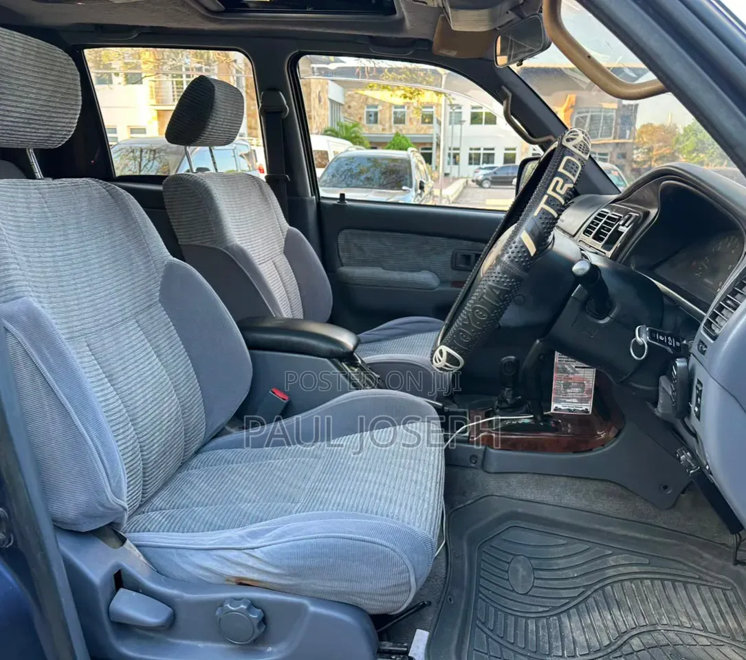Toyota Hilux Surf 2000 Blue