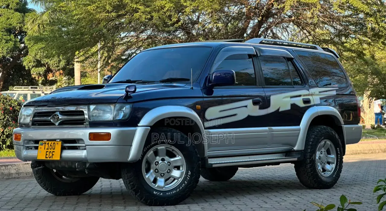 Toyota Hilux Surf 2000 Blue
