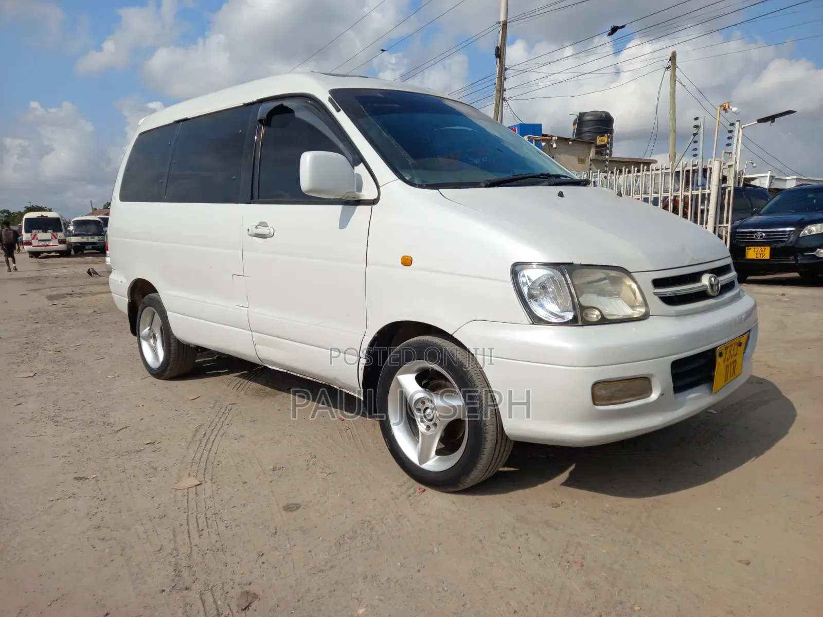 Toyota Noah 2003 White