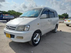 Toyota Noah 2003 White