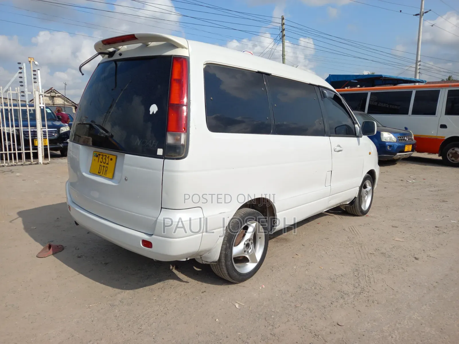 Toyota Noah 2003 White