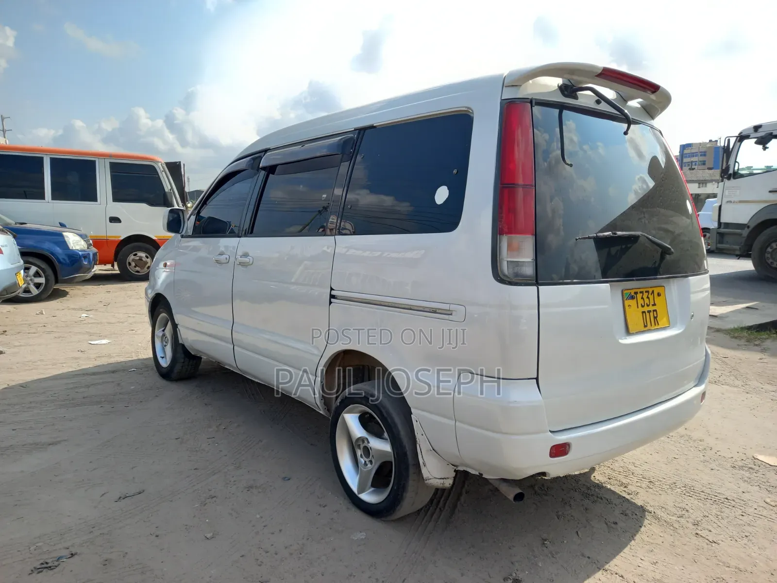 Toyota Noah 2003 White