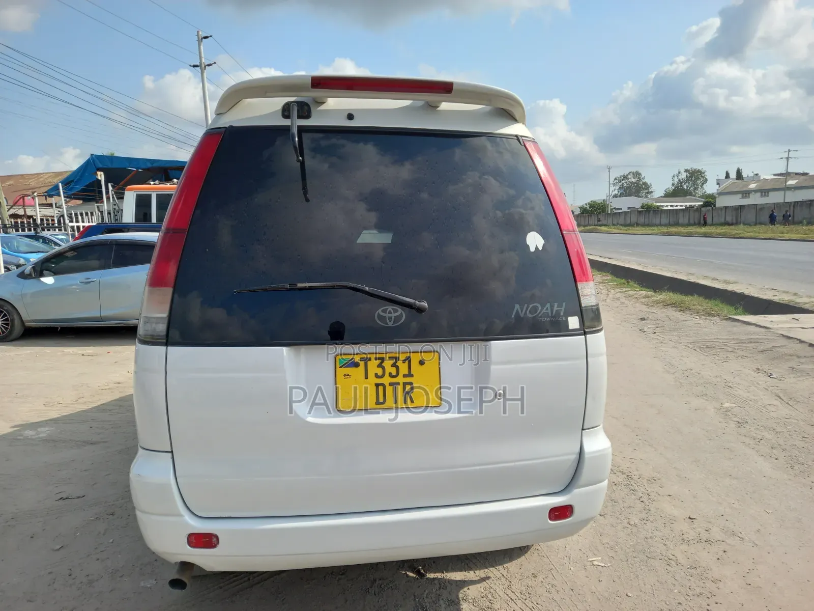 Toyota Noah 2003 White