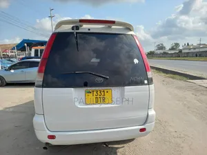 Toyota Noah 2003 White