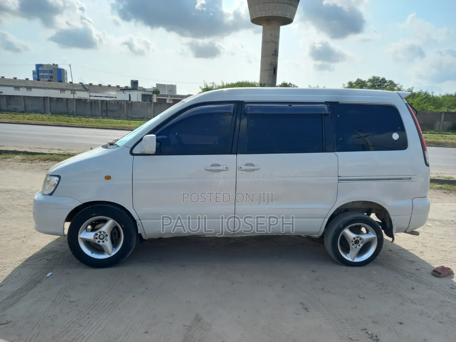 Toyota Noah 2003 White