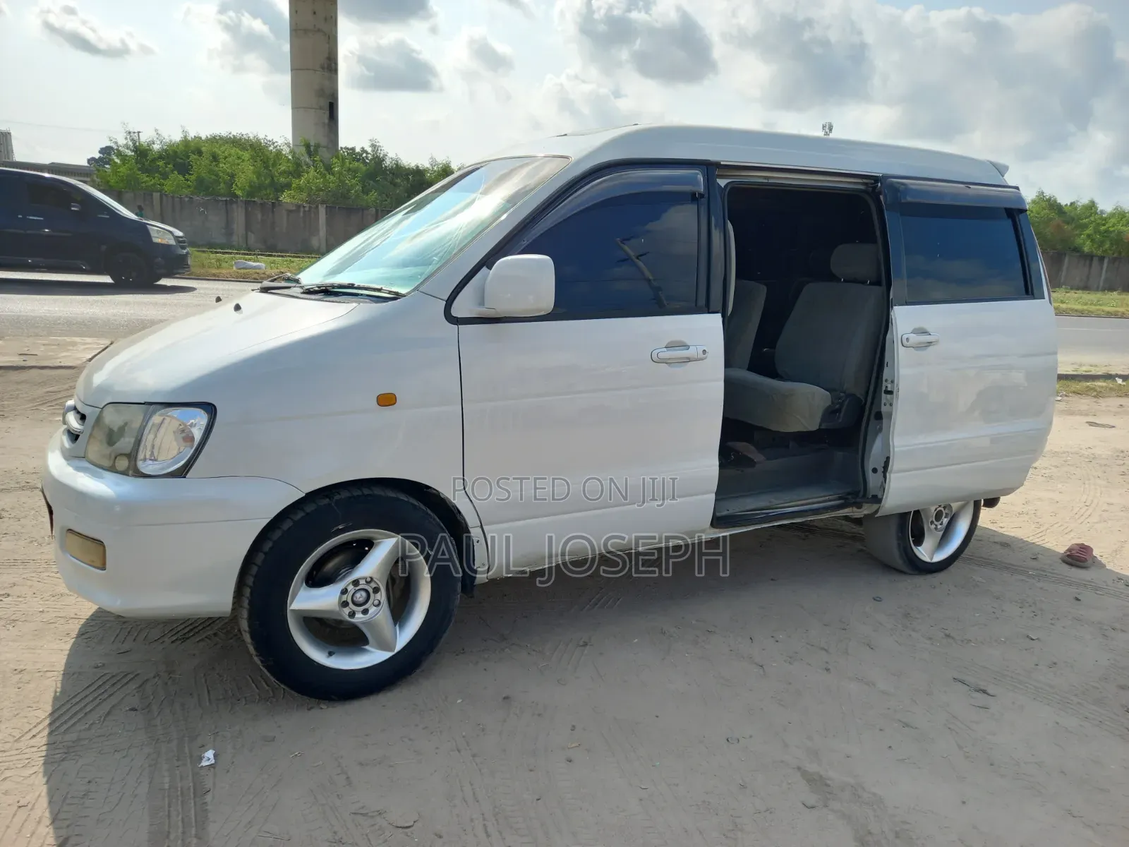 Toyota Noah 2003 White