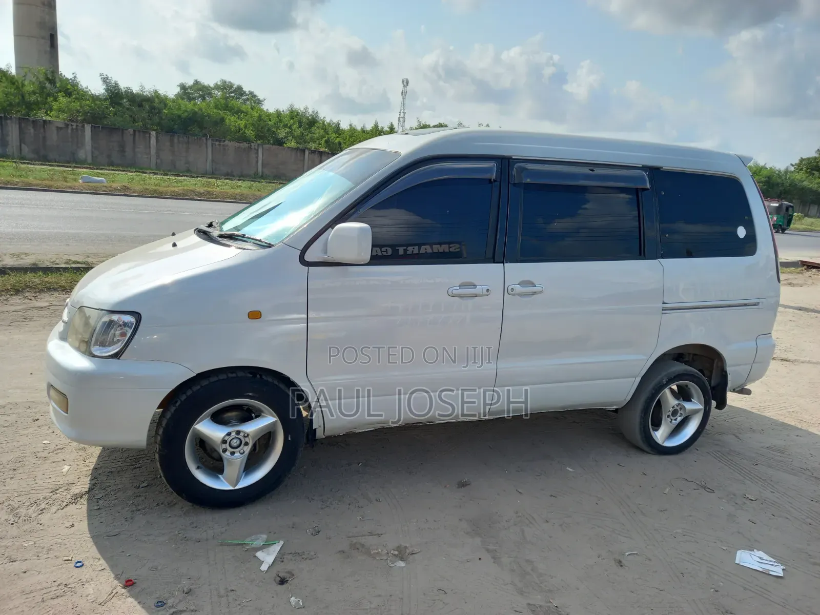 Toyota Noah 2003 White