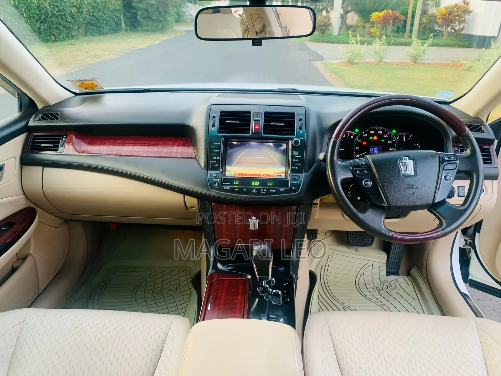 Toyota Crown 2009 White