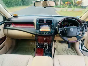 Toyota Crown 2009 White