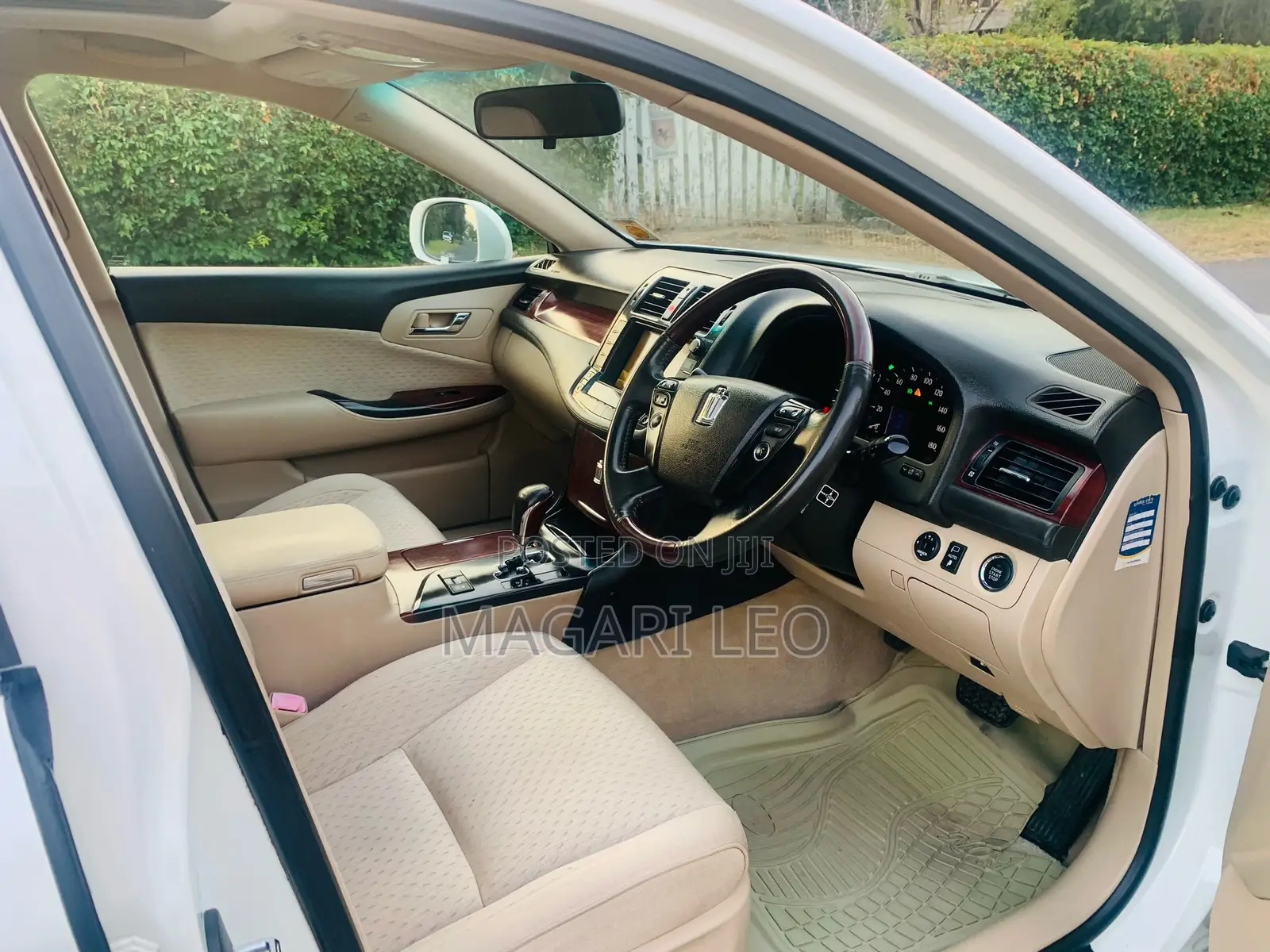 Toyota Crown 2009 White
