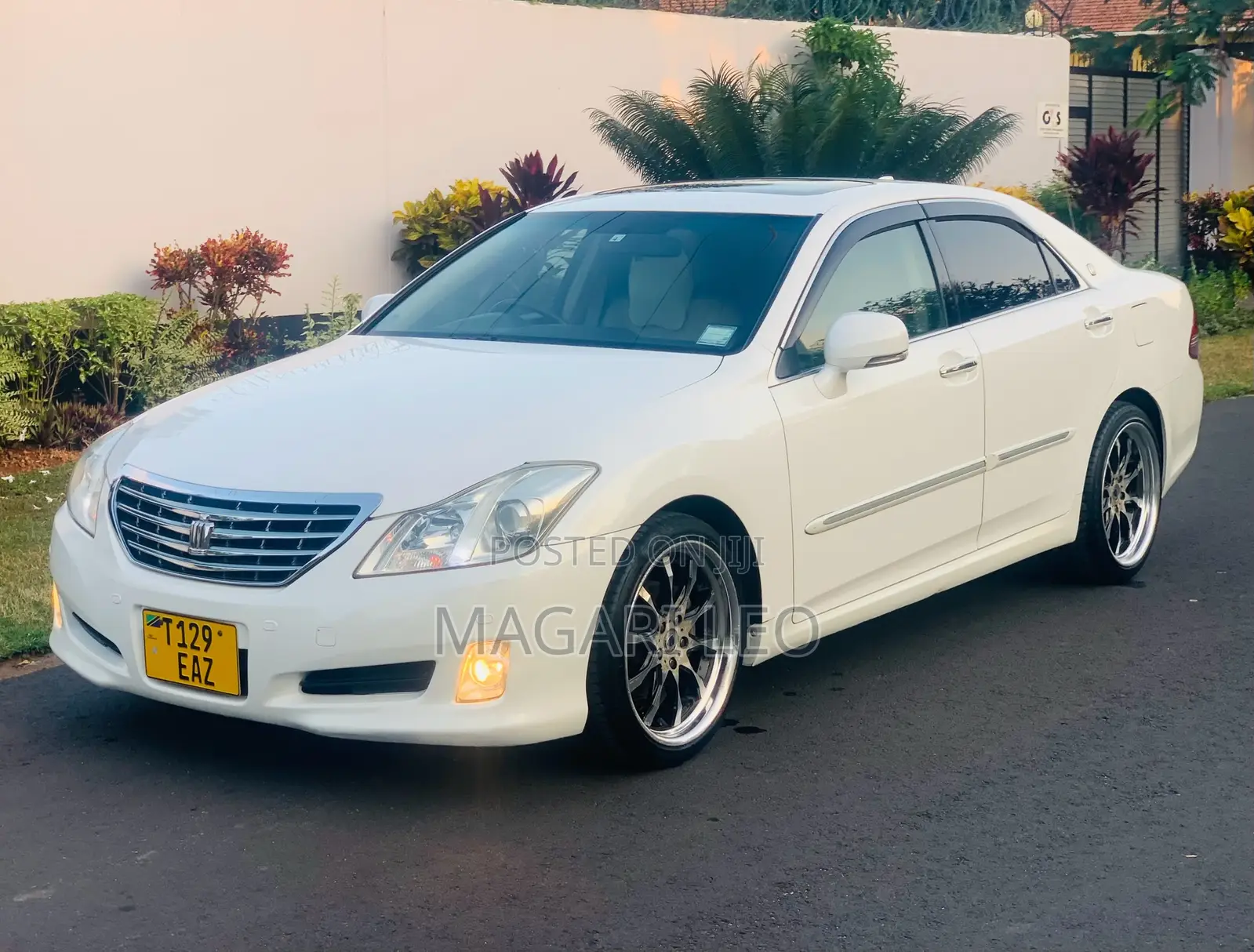 Toyota Crown 2009 White