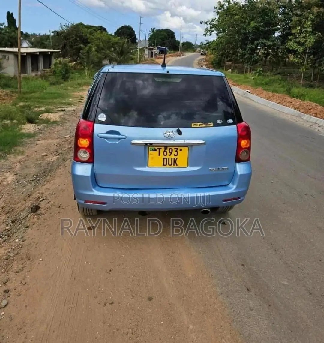 Toyota Raum 2006 Blue