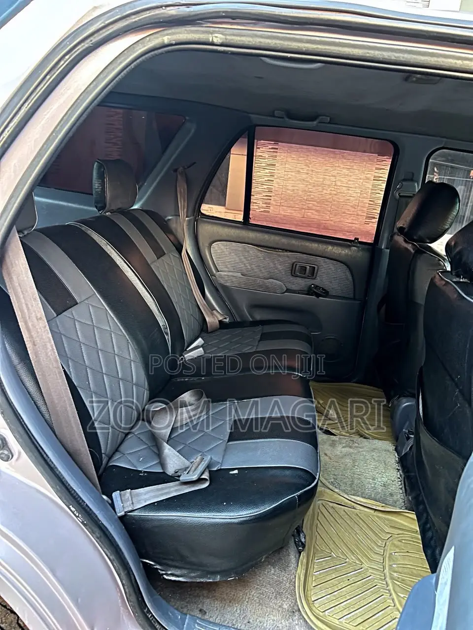 Toyota Hilux Surf 2000 Silver