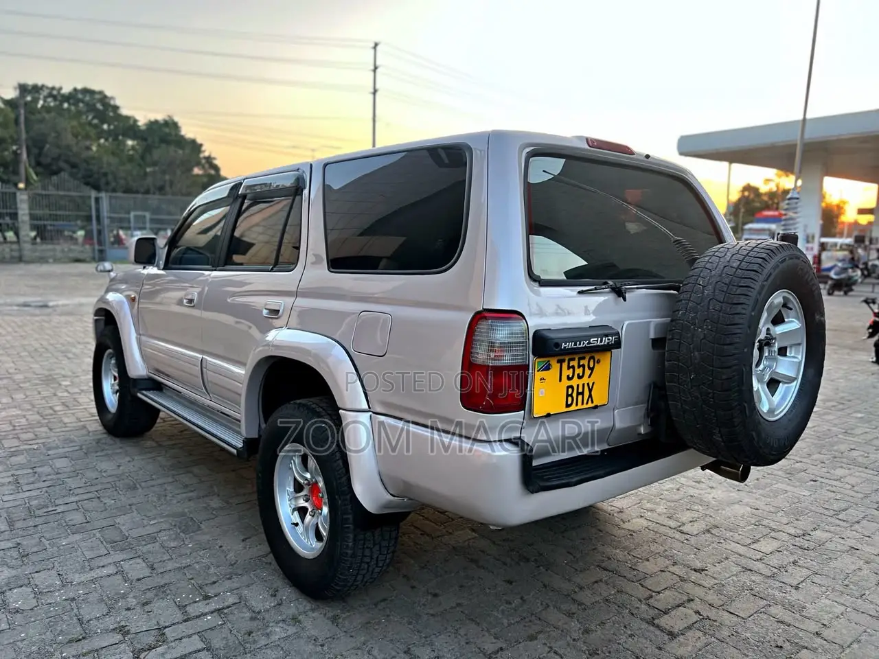 Toyota Hilux Surf 2000 Silver