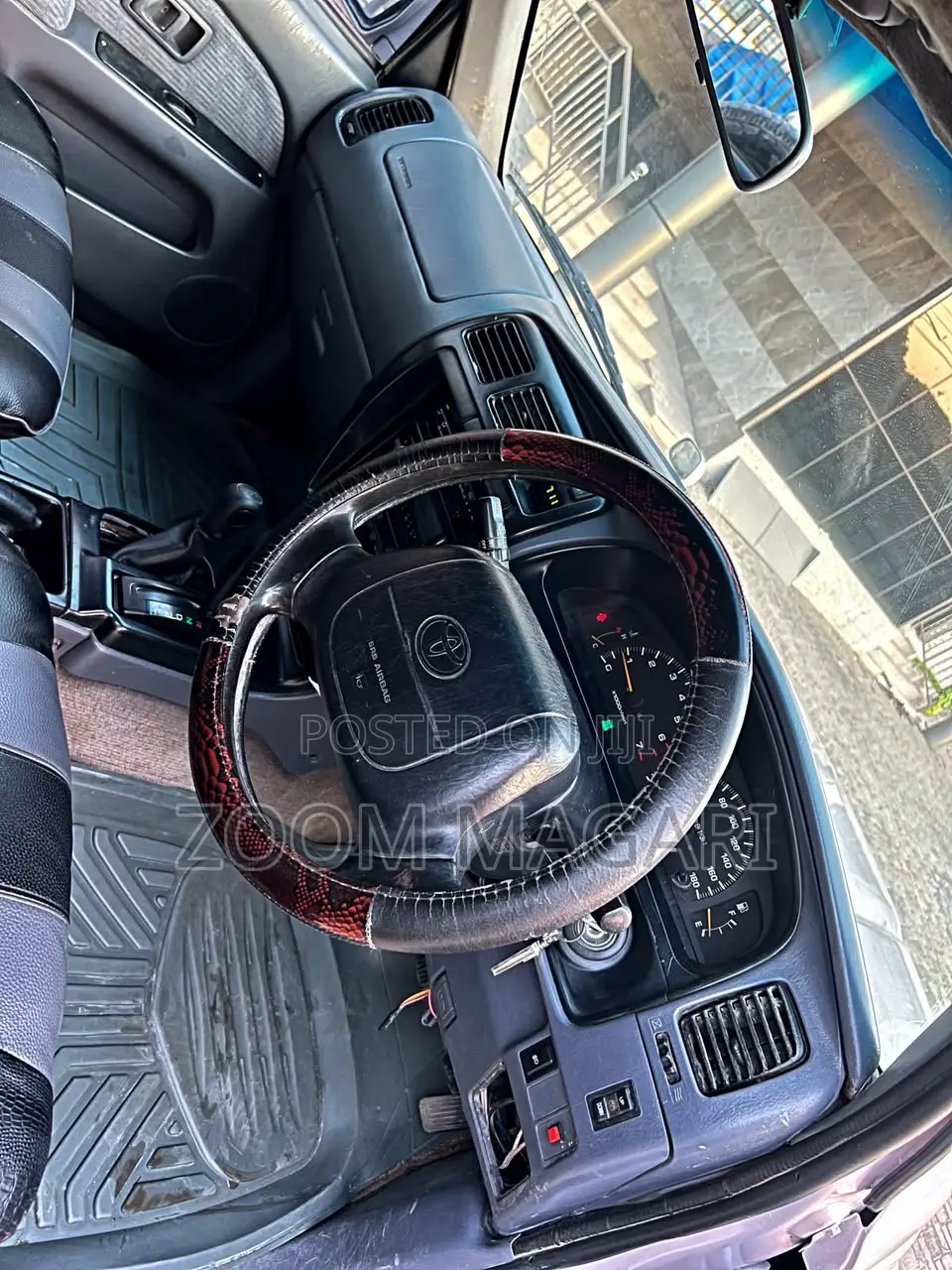 Toyota Hilux Surf 2000 Silver