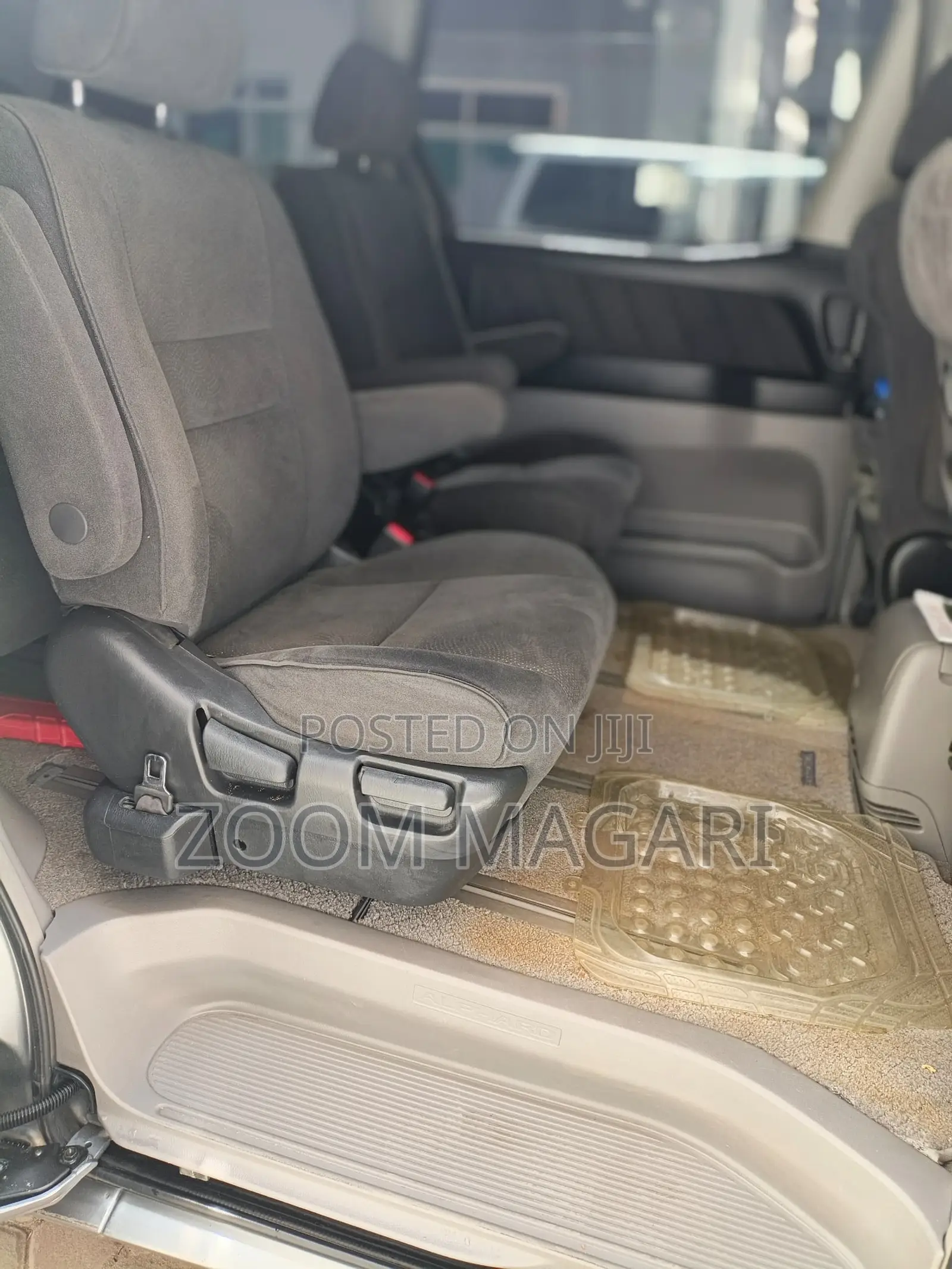 Toyota Alphard 2004 Silver