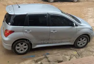 Toyota IST 2005 Silver