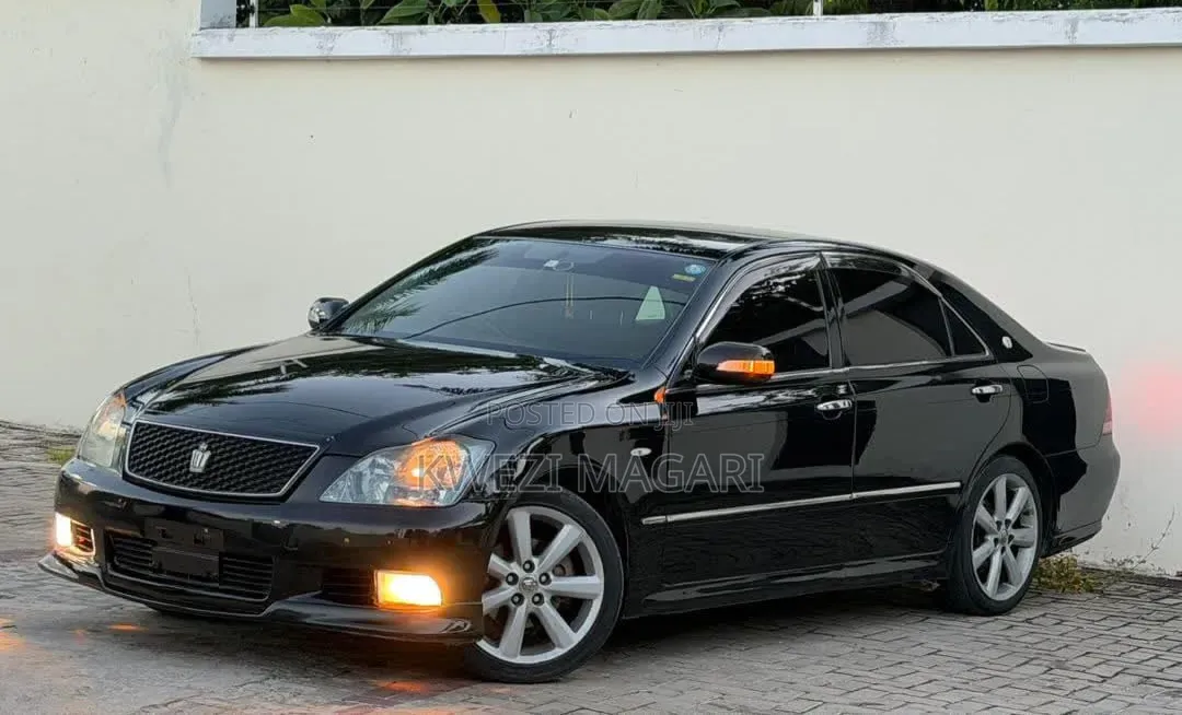 Toyota Crown 2006 Black