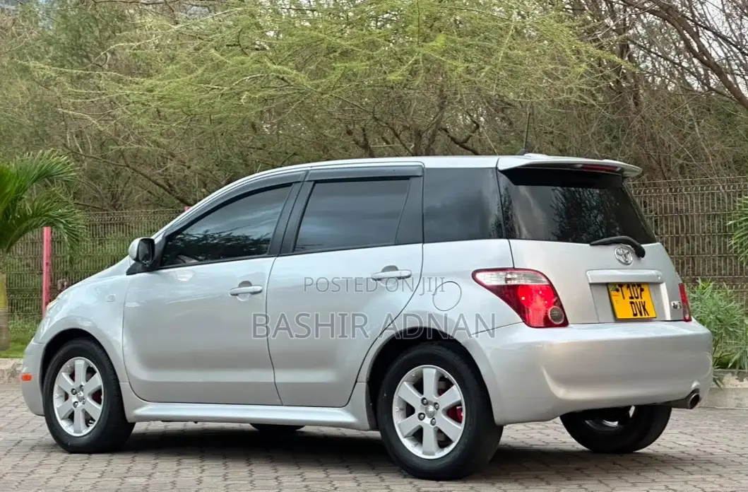 Toyota IST 2006 Silver