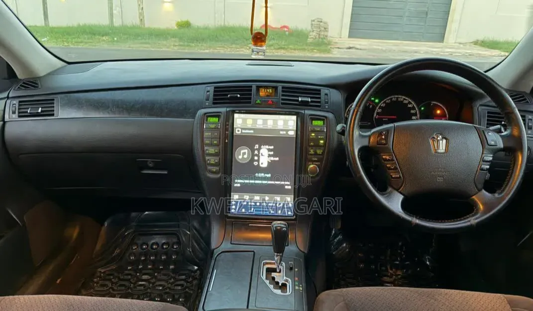 Toyota Crown 2006 Black
