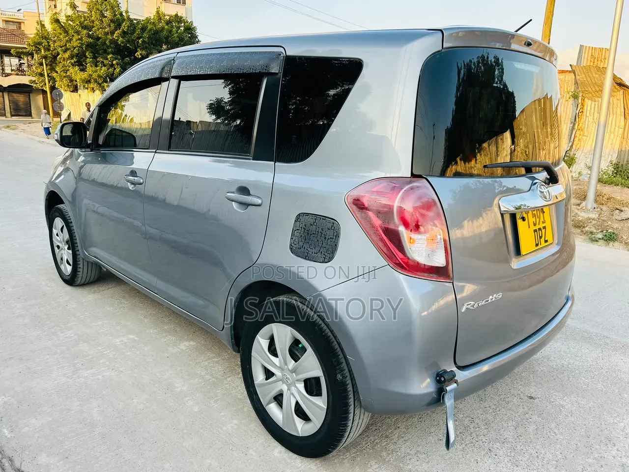 Toyota Ractis 2008 Gray