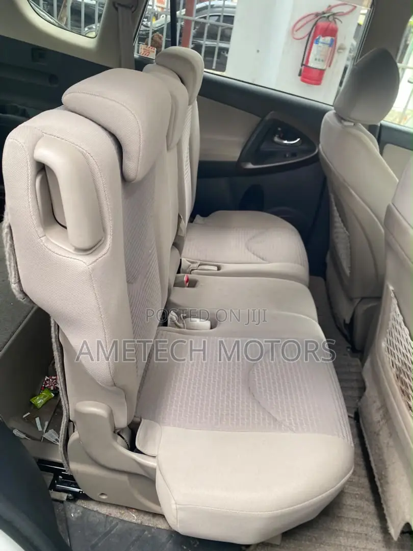 Toyota Vanguard 2008 White