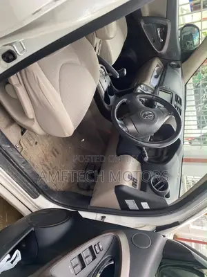 Toyota Vanguard 2008 White