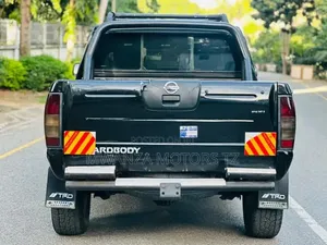 Nissan Hardbody 2015 Black