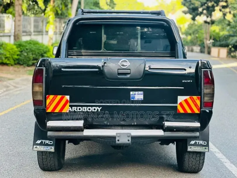 Nissan Hardbody 2015 Black