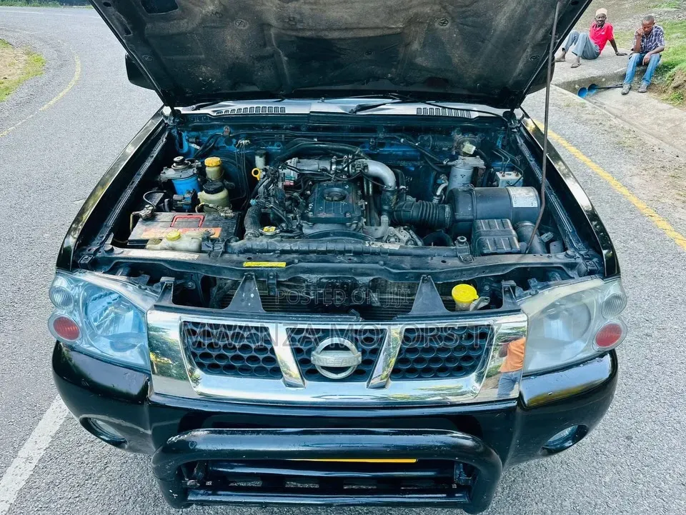 Nissan Hardbody 2015 Black