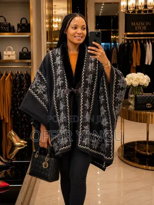 Maison d'Or Poncho