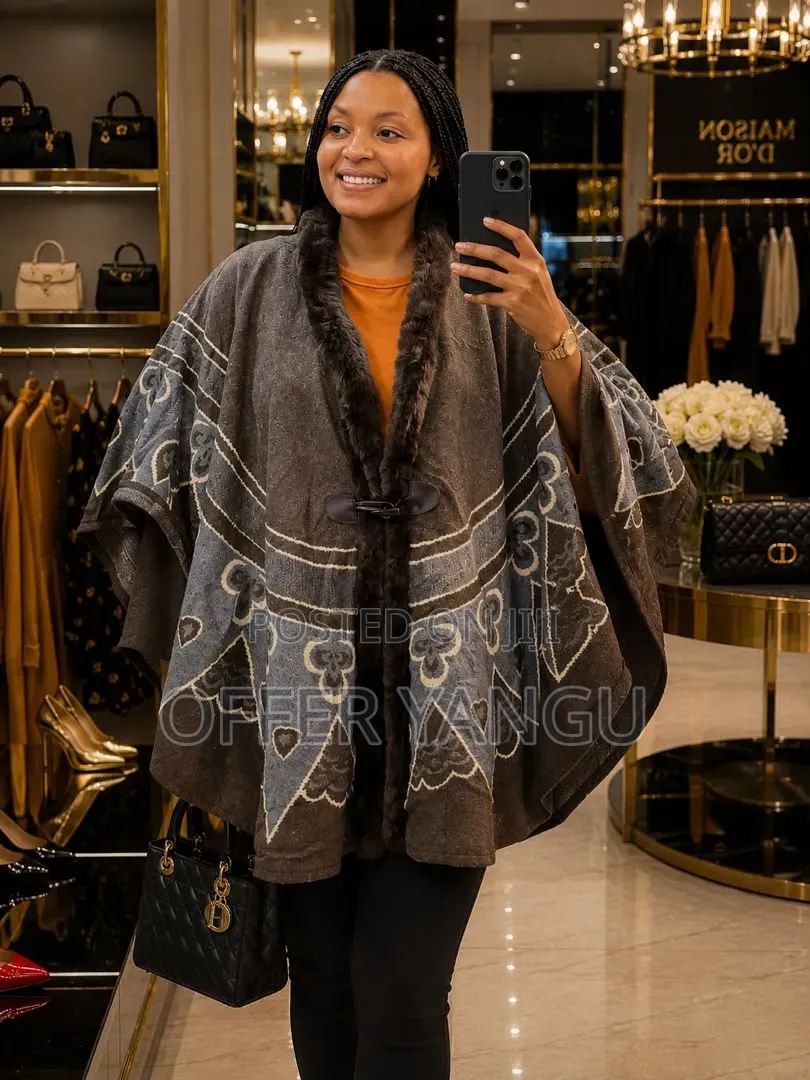 Maison d'Or Poncho