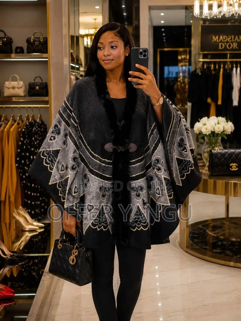 Maison d'Or Poncho