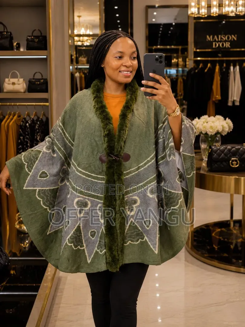 Maison d'Or Poncho