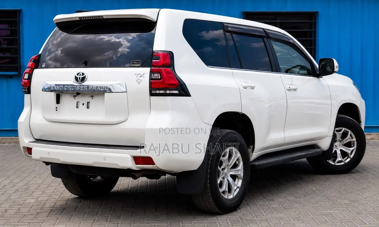 Toyota Land Cruiser Prado 2.8 2021 White